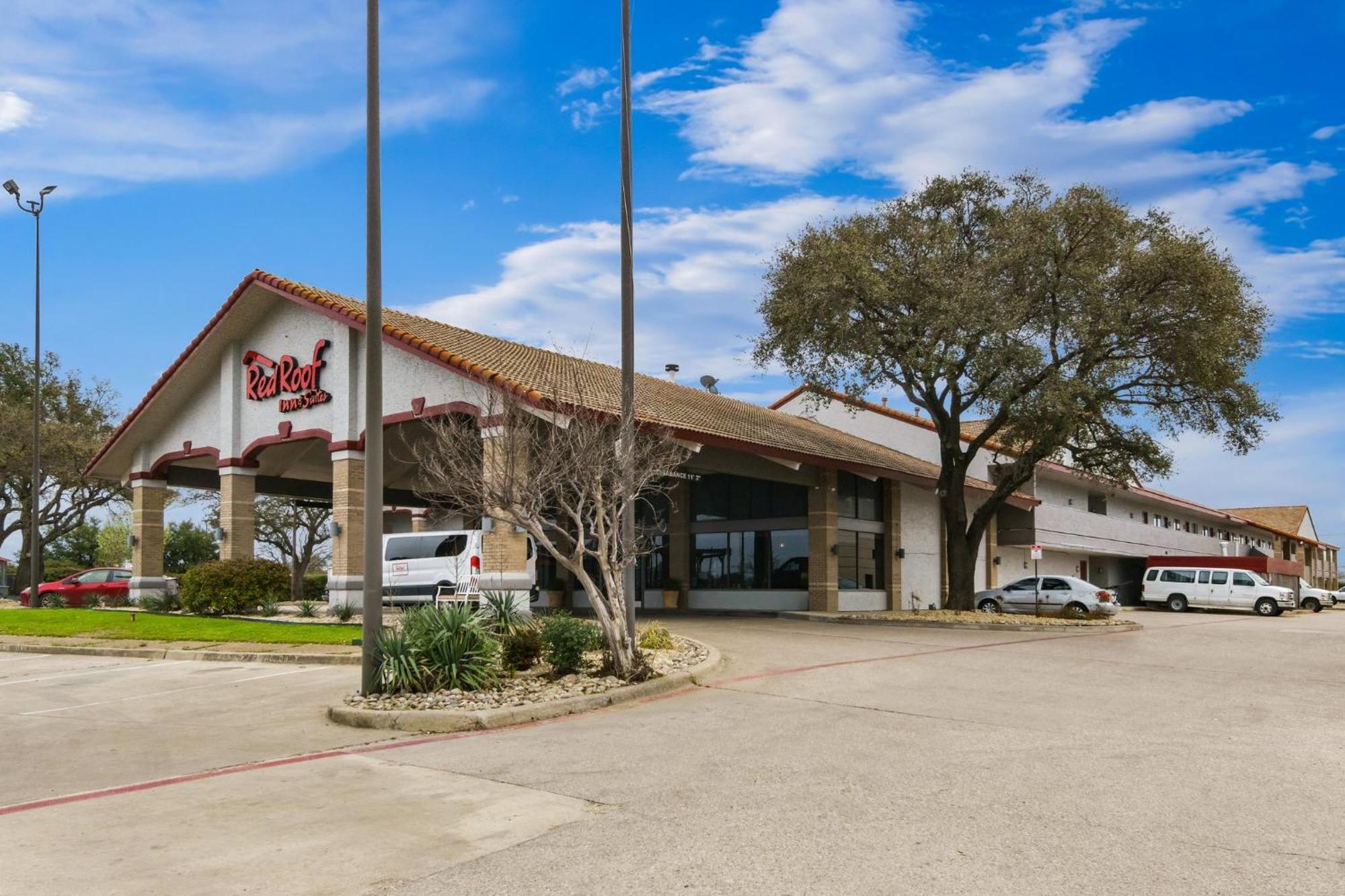 Red Roof Inn & Suites Irving - Dfw Airport South מראה חיצוני תמונה