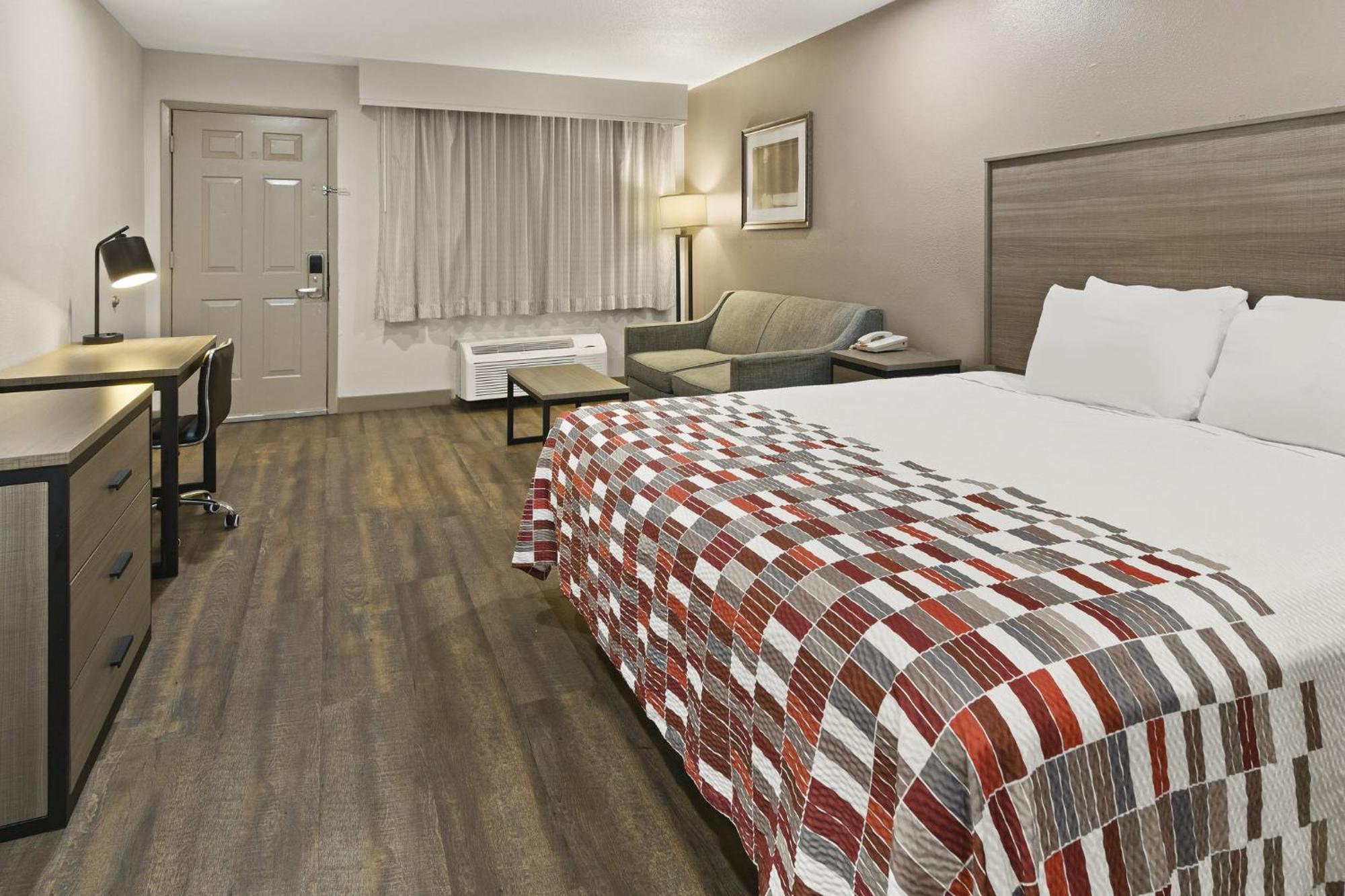 Red Roof Inn & Suites Irving - Dfw Airport South מראה חיצוני תמונה