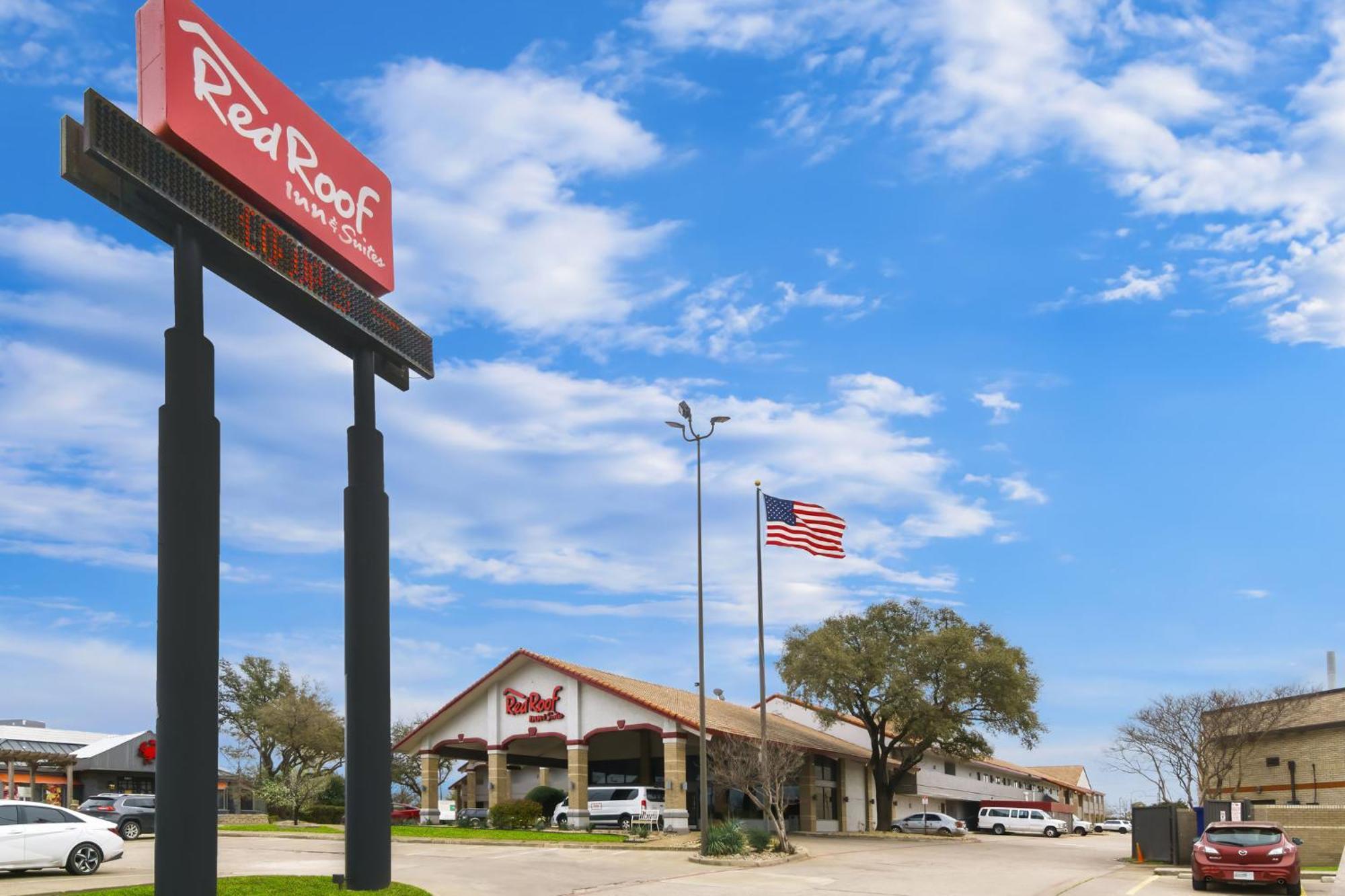 Red Roof Inn & Suites Irving - Dfw Airport South מראה חיצוני תמונה