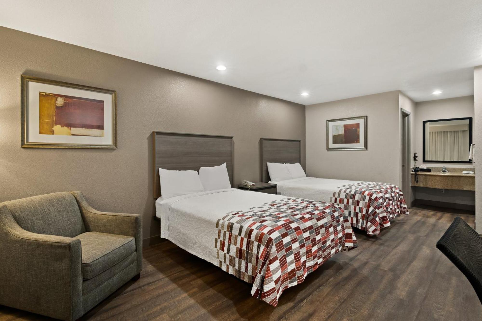 Red Roof Inn & Suites Irving - Dfw Airport South מראה חיצוני תמונה